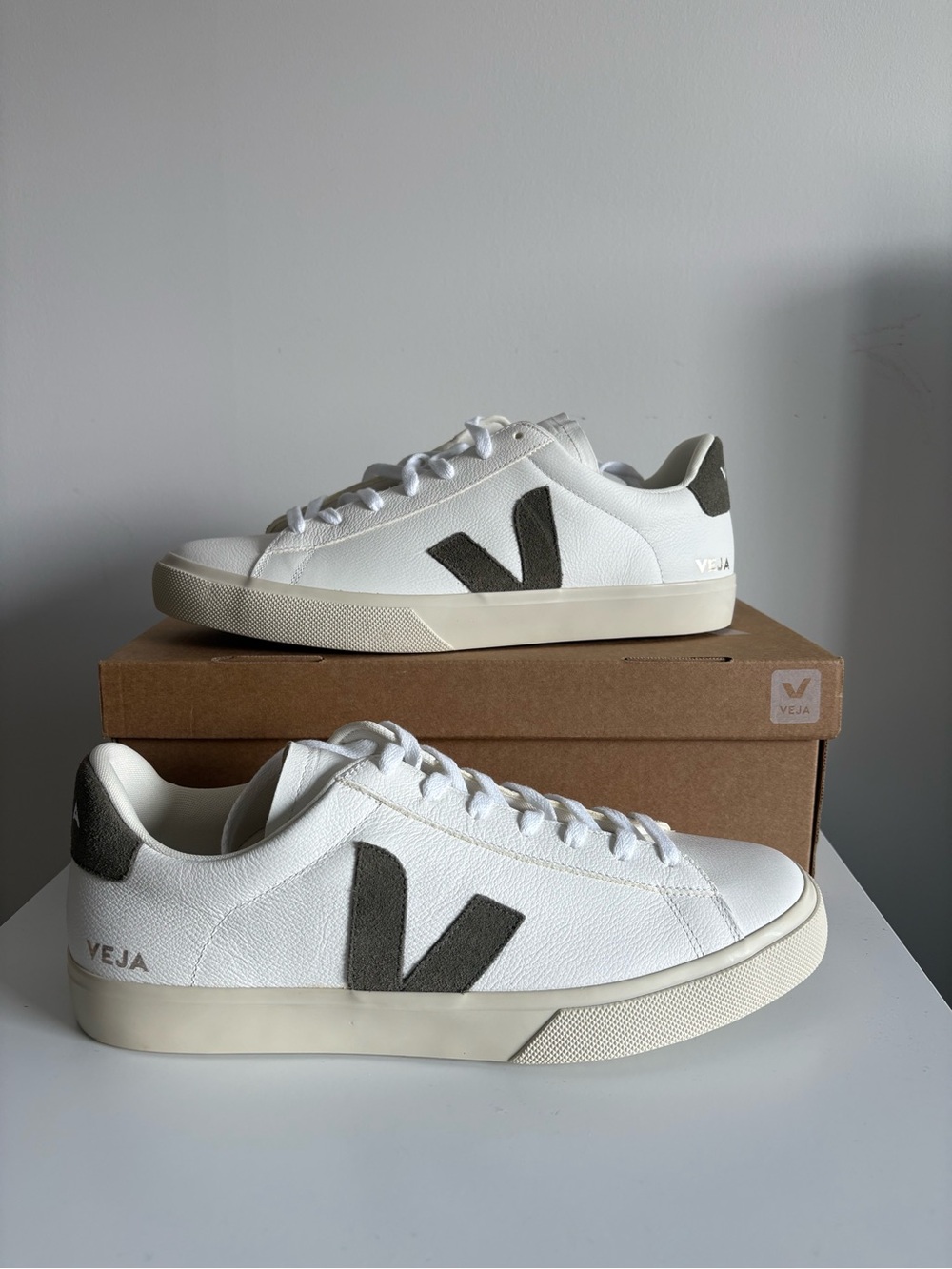 BRAND NEW with box and tags. Veja campo white khaki 100% authentic